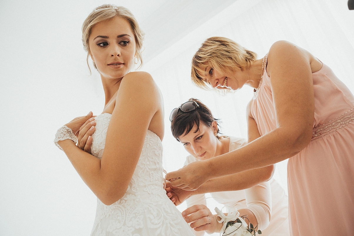 emotional-wedding-at-Grecian-bay-hotel-009